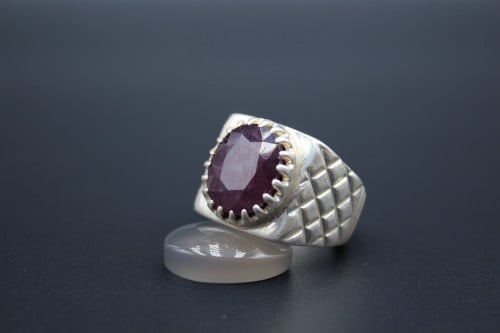 خاتم ياقوت افريقي مقاس 10.5 انجليزي _ 24 عربي