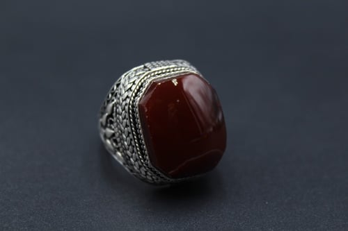 خاتم عقيق يماني كبدي زعفراني مقاس 9 انجليزي _20 عر...