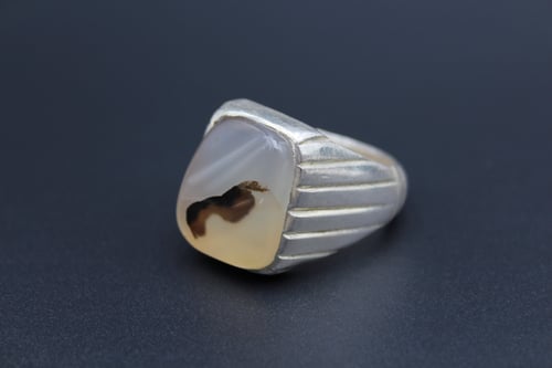 خاتم عقيق يماني مصور مقاس 11.75 انجليزي _ 27 عربي