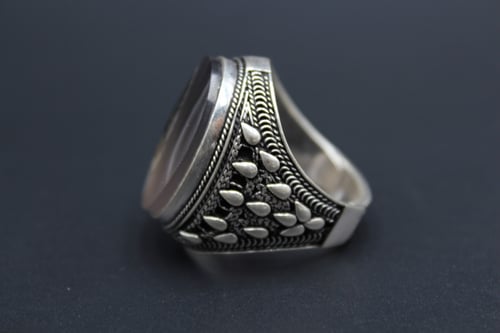 خاتم عقيق يماني مصور مقاس 10.75 انجليزي_ 24 عربي