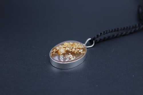 قلادة من العقيق اليماني الطحلبي