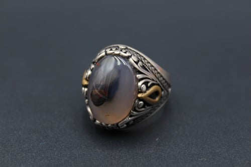 خاتم عقيق يماني مصور مقاس 8.5 انجليزي_ 18.5 عربي