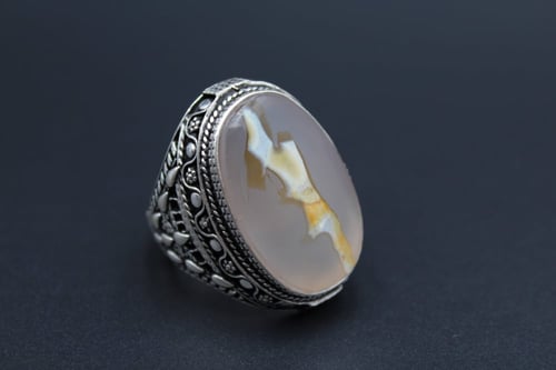 خاتم عقيق يماني مصور نوادر مقاس 11 انجليزي _ 24.5...