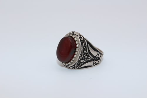 خاتم عقيق يماني كبدي مقاس 8 انجليزي_ 18 عربي