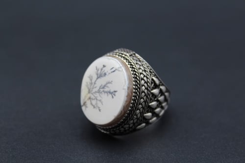 خاتم عقيق يماني مشجر مقاس 8.5 انجليزي _ 19 عربي