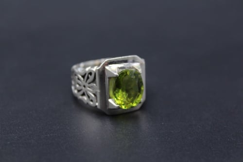 خاتم زبرجد افريقي مقاس 10 انجليزي _ 22 عربي