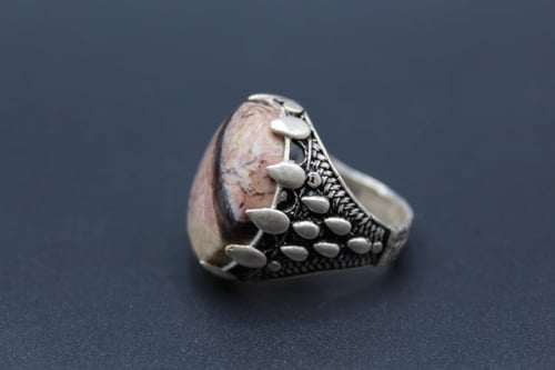 خاتم عقيق يماني مميز مقاس 7.5 انجليزي_ 16 عربي