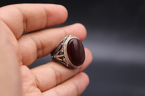 عقيق يماني كبدي مقاس 9 انجليزي _ 20 عربي