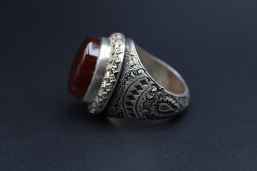 خاتم عقيق يماني كبدي مقاس 11.25 انجليزي _ 26 عربي