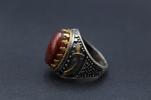 عقيق يماني مقاس 8.5 انجليزي _ 19 عربي