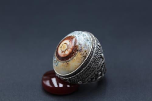 عقيق يماني داوودي عين الذيب حجم كبير مقاس 9.25 انج...