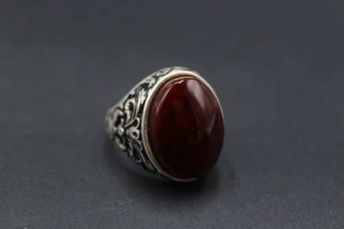 عقيق يماني كبدي زعفراني مقاس 8.5 انجليزي _ 19 عربي