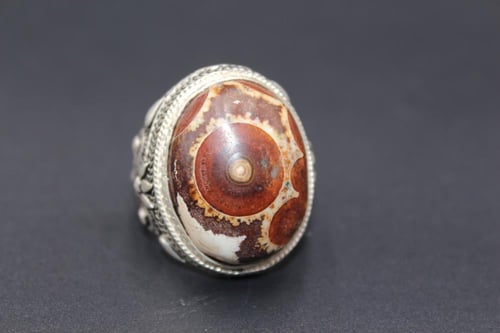 عقيق يماني داوودي عين الذيب حجم كبير مقاس 11.25 ان...