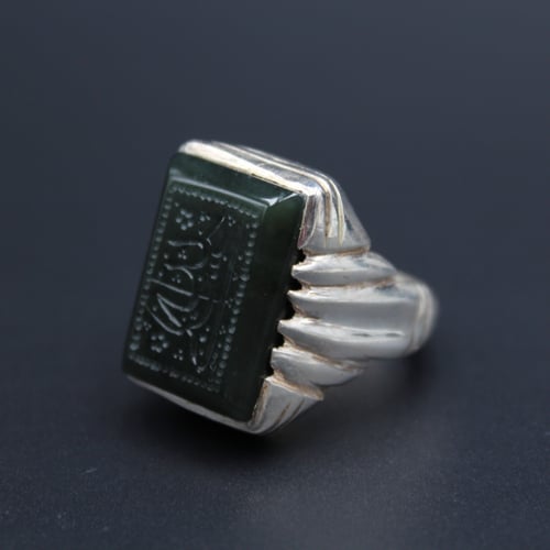 خاتم عقيق يماني أخضر منقوش مقاس 9.5 انجليزي _ 21 ع...