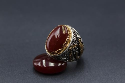 عقيق يماني كبدي مقاس 7.75 انجليزي _ 17 عربي