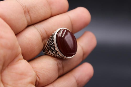 عقيق يماني كبدي مقاس 8 انجليزي _ 18 عربي