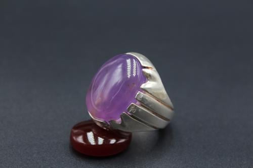 عقيق يماني بنفسجي مقاس 10.75 انجليزي _ 24.5 عربي