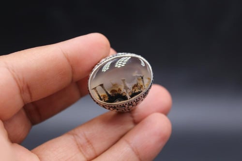 عقيق يماني مصور مقاس 8.5 انجليزي _ 19 عربي