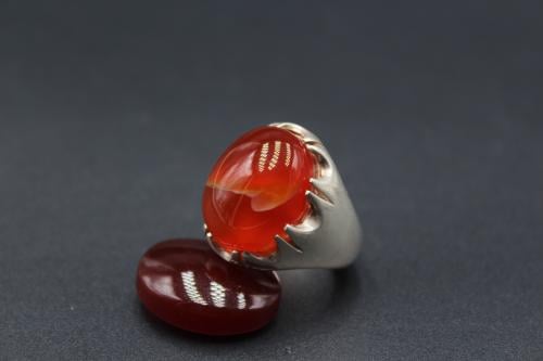 عقيق يماني احمر مقاس 6.5 انجليزي _ 14 عربي