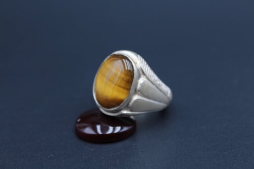 خاتم بحجر التايجر مقاس 7 انجليزي _ 15 عربي