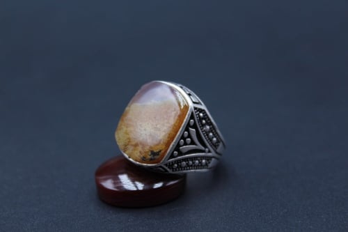 خاتم عقيق يماني طحلبي مقاس 8 انجليزي _ 17 عربي