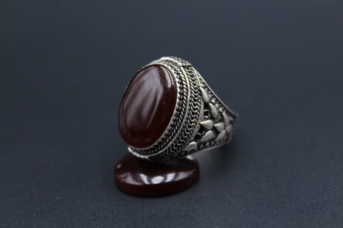 خاتم عقيق يماني كبدي مقاس 7.75 انجليزي_ 17 عربي