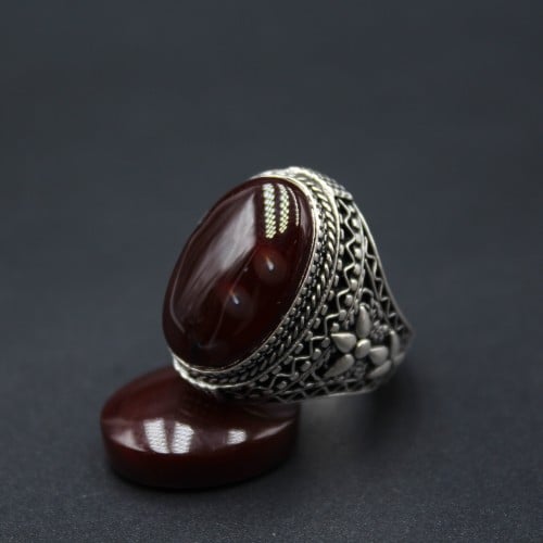 خاتم عقيق يماني كرزي مقاس 8 انجليزي _ 18 عربي