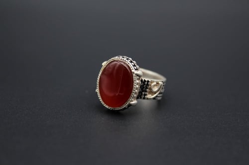 خاتم عقيق يماني كبدي مقاس 5.5 انجليزي _ 11 عربي