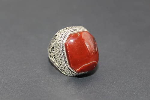 خاتم عقيق يماني كبدي زعفراني مقاس 9 انجليزي _20 عر...