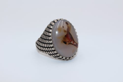 خاتم عقيق يماني مصور مقاس 11.25 انجليزي_ 26 عربي