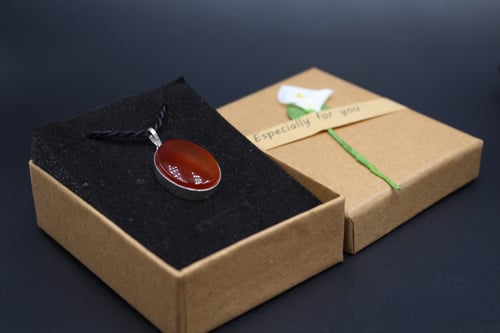 قلادة من العقيق اليماني العسلي