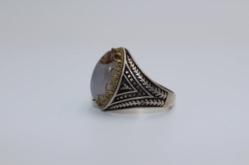 خاتم عقيق يماني مزهر مقاس 8 انجليزي_ 18 عربي