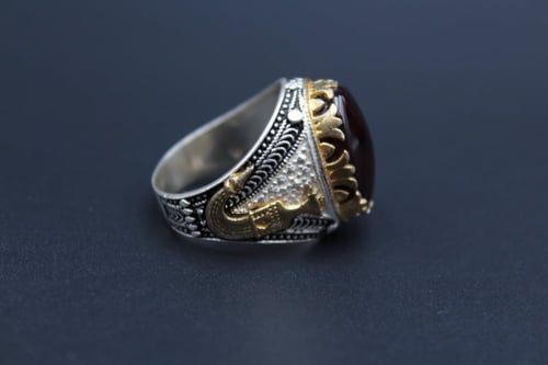 خاتم عقيق يماني كرزي مقاس 10.25 انجليزي _ 23 عربي