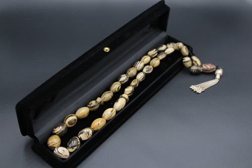 مسبحة عقيق يماني داوودي _ 33 خرزة _ كركوشة فضة