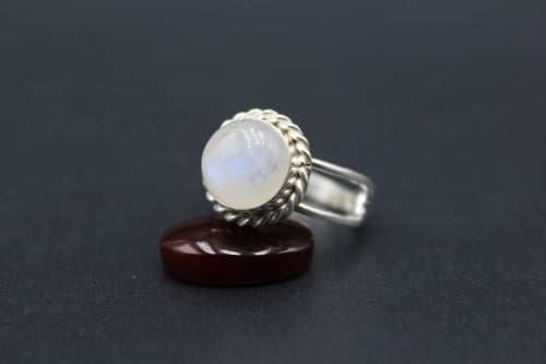 خاتم حجر القمر مقاس 7.5 انجليزي _ 16 عربي