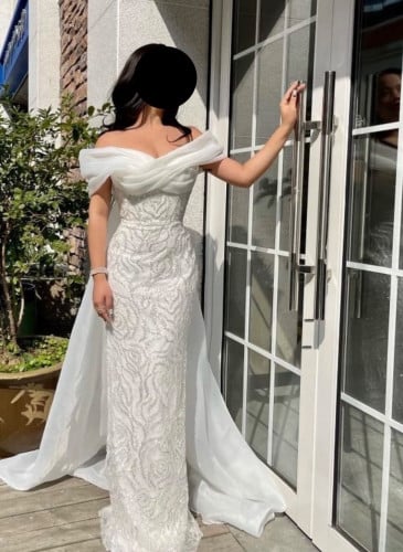 فستان ابيض مطرز راقي