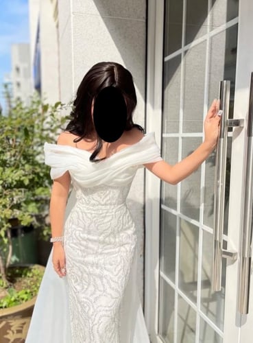 فستان ابيض مطرز راقي