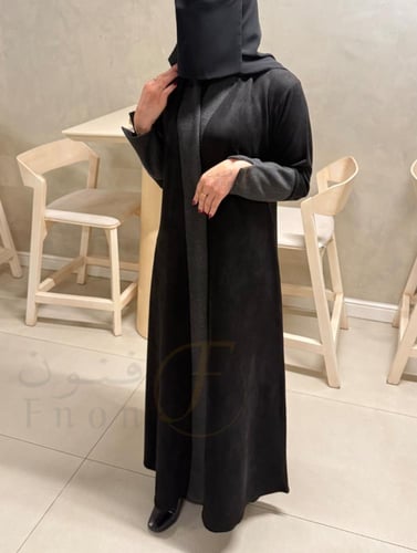 عباية شتوية مخملية عملية وفخمة