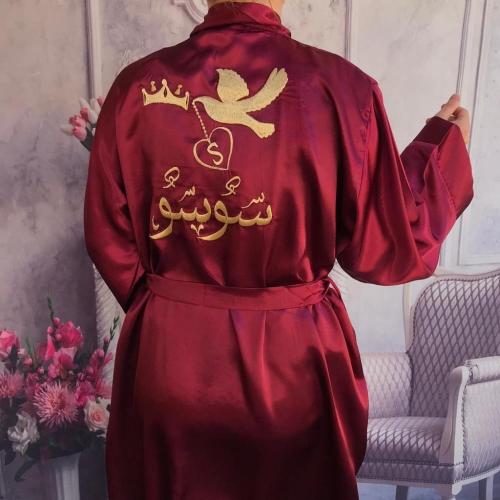 روب عروس باللون العنابي