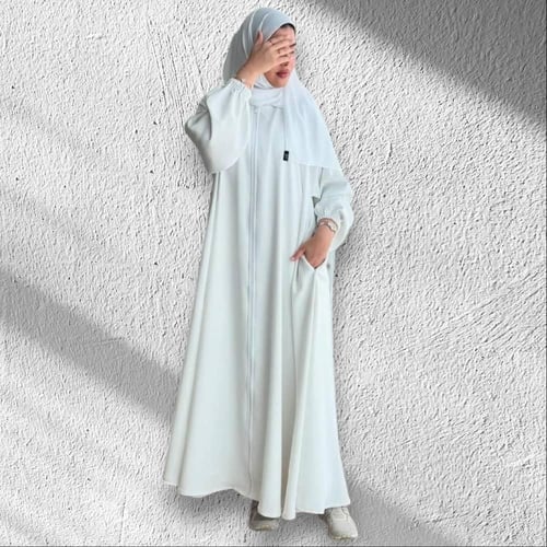 عبايات العمرة بتصميم جديد وانيق