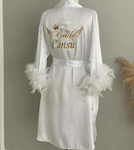 روب عروس ريش بالاسم