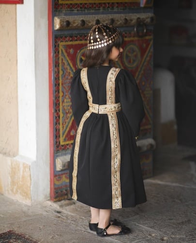 فستان بالاسم