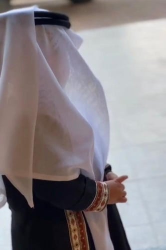 دقلة مع الاسم بتصميم أنيق وعصري