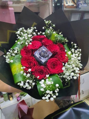 تغليفات انيقه مع اضافة عبارة كرت حسب الطلب