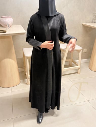 عباية شتوية مخملية عملية وفخمة