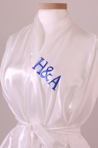 روب عروس بالاسم