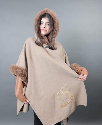 اسكارف شتوي قماش جوخ اطراف فرو أرنب