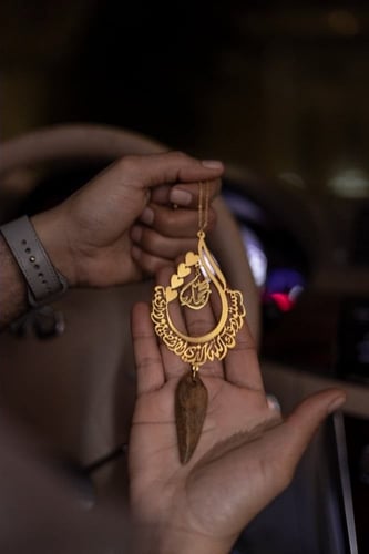 تعليقة بشكل قطرة يدويه مع كسرة العود