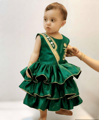 فساتين بالاسم