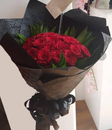 تغليفات انيقه مع اضافة عبارة كرت حسب الطلب